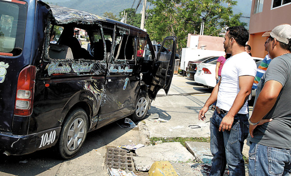 Seis heridos al volcar rapidito en San Pedro Sula