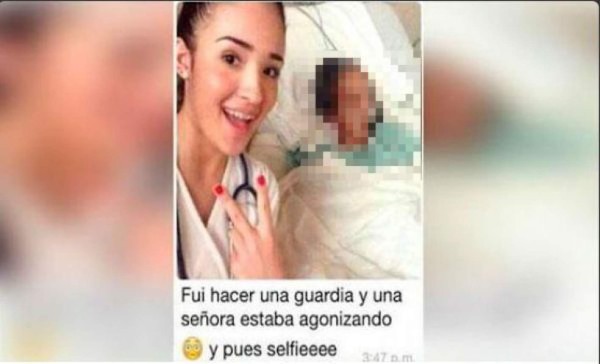 Estudiante de medicina se toma selfie con paciente en agonía