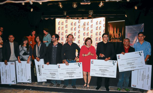 Marcio Arteaga ganó el premio de Escultura