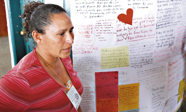 Dolientes desahogan su dolor en conmovedoras cartas