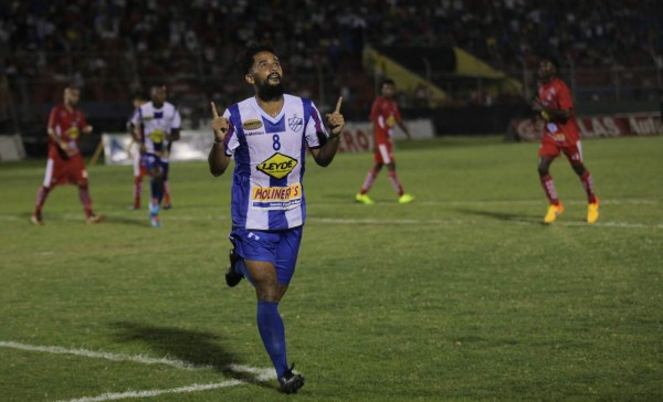 Victoria derrotó al Vida y sumo de a tres