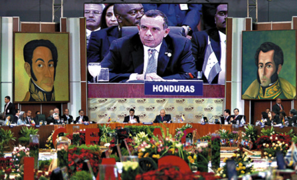 'Pepe' critica a la prensa y bromea sobre 'Mel'