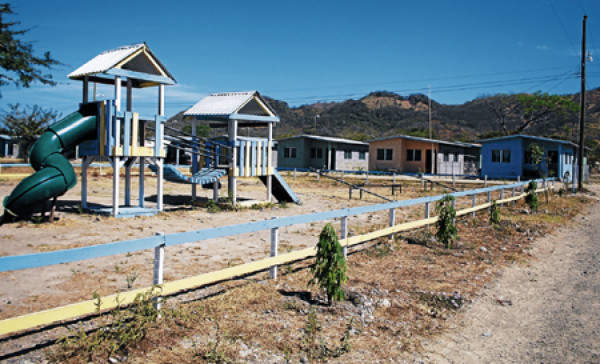 Construyen complejo habitacional para infectados y afectados por el VIH sida