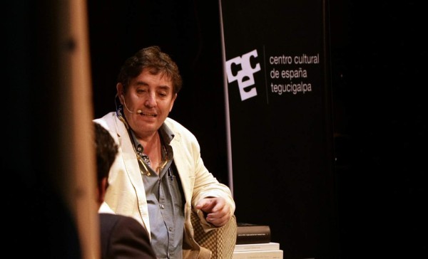 'La poesía no es una forma de entretenimiento”