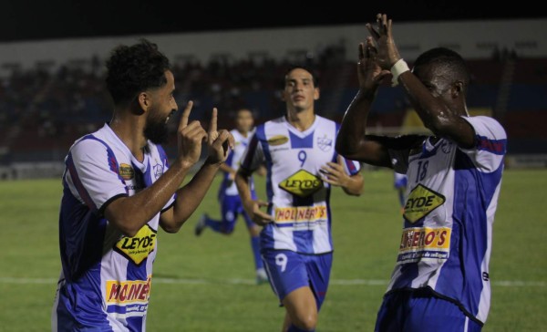 Victoria derrotó al Vida y sumo de a tres