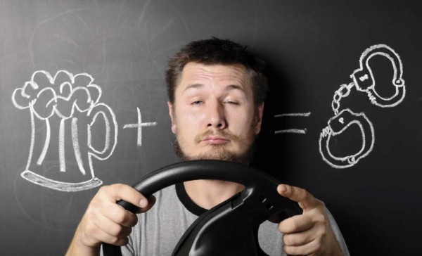 Hondureño, conoce las faltas de tránsito más comunes y sus costos