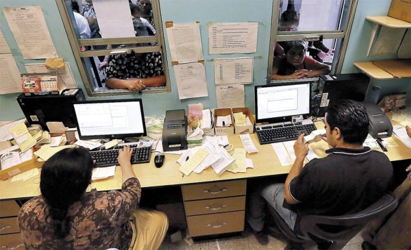 En la Central de Riesgos empleados del IHSS