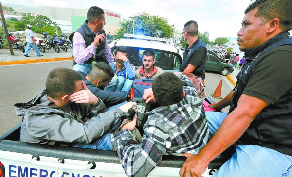 Los cinco sirios compraron pasaportes falsos en Brasil