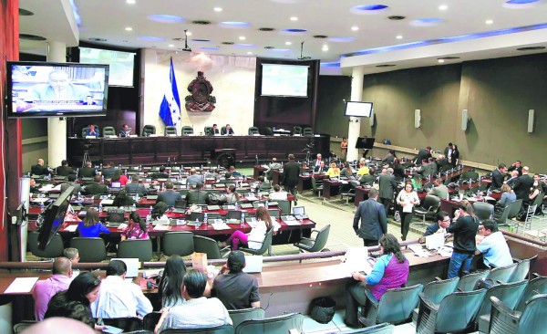 Honduras: Unos L 4 millones pagarán partidos si no rinden estados financieros