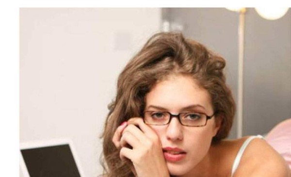 Psicóloga se desnuda en sus consultas con los adictos a la pornografía&nbsp;&nbsp;