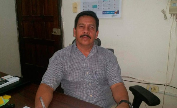 Los alcaldes hondureños que recibirán vacunas anticovid donadas por Bukele