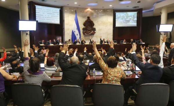 Pese a desacuerdo en reformas, TSE espera a nuevos magistrados