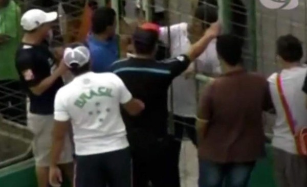 Héctor Vargas enfrenta a un aficionado