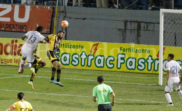Olimpia ganó 3-1 al Real España en el estadio Morazán