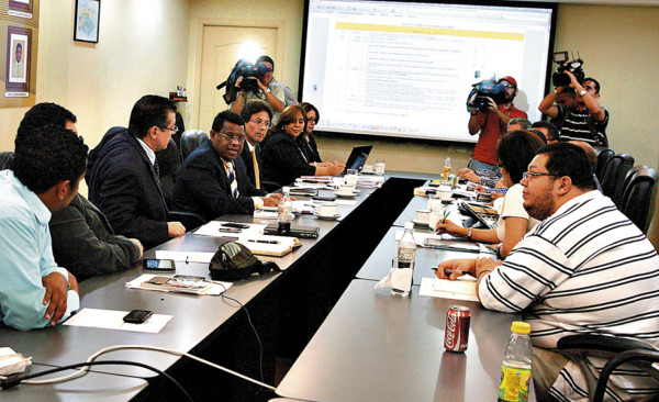 Propuestas de reformas deben estar listas antes del 23 de mayo