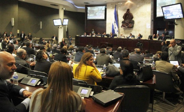 El 48 por ciento de las mujeres de Cortés y Francisco Morazán buscan una diputación en el Congreso Nacional