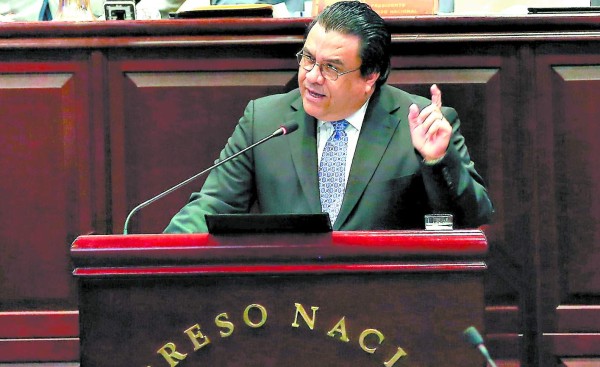 Corrales pedirá al Congreso una nueva ley orgánica de la Policía