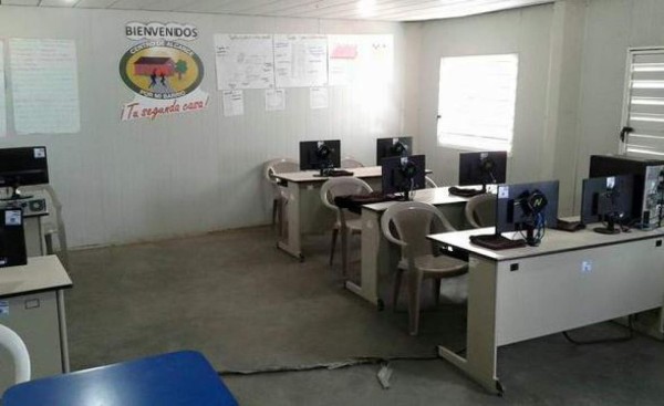 Presidente de Honduras inaugura Centro de Alcance en la capital