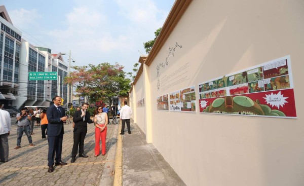 Se exhibe exposición gráfica sobre Miguel de Cervantes