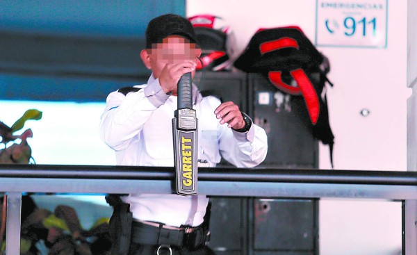 Investigarán de oficio contrato de vigilancia