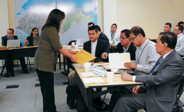 Conatel adjudica cinco canales más