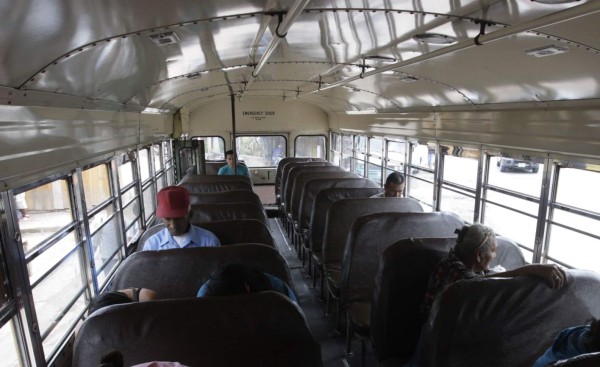 Un millón de lempiras diarios reciben transportistas en bonos