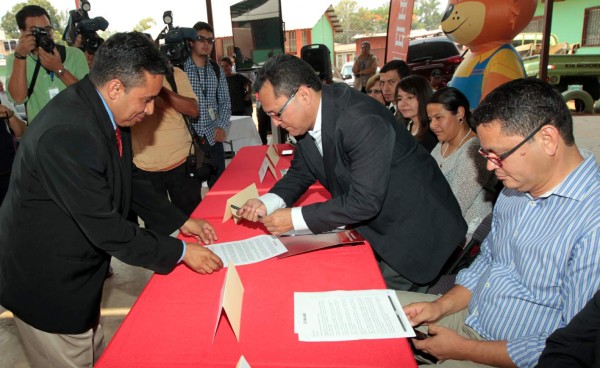 Firmado noble Pacto ambiental