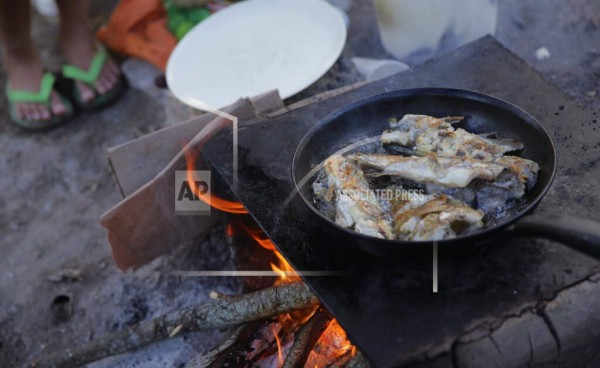 Precariedad y hacinamiento, la vida de migrantes en campamento improvisado