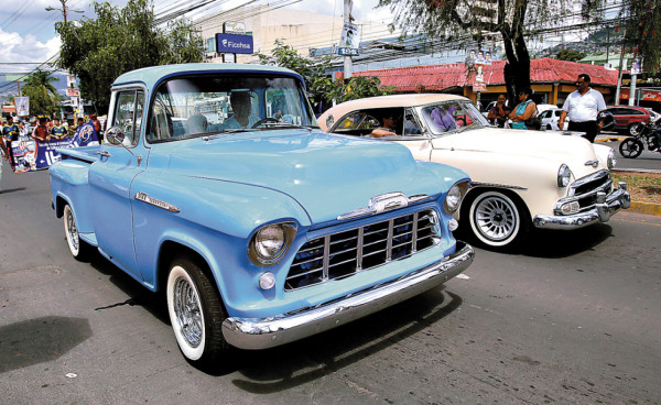 Colorido festejo en Tegucigalpa