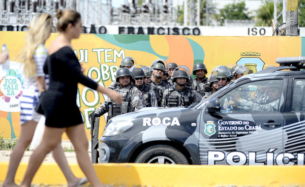 FOTOS: Violentos enfrentamientos previo al España-Italia
