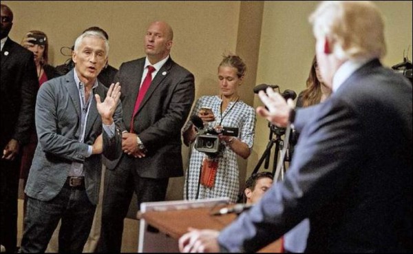 Donald Trump expulsa a Jorge Ramos de conferencia de prensa