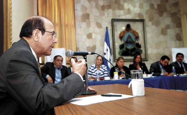 7 profesionales nominados al Conadeh