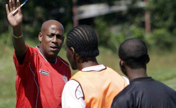 Hernán Medford le responde a Mario Martínez: '¿Van a meter al ejército o la afición al campo, o qué?'