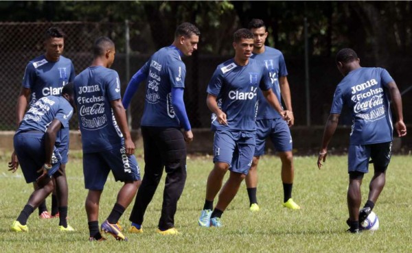 Sin Pinto, la Sub 23 voló a Colombia