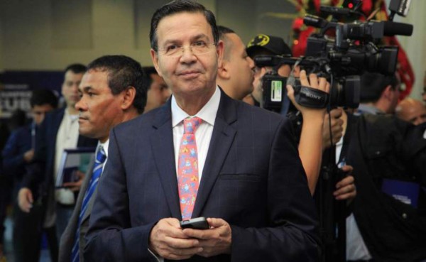 Los mensajes en Facebook a Rafael Leonardo Callejas