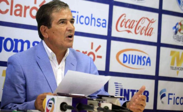 Jorge Luis Pinto convoca a nueve jugadores con miras a los JJOO