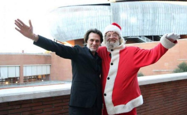 Despiden a director orquestal por decir que Santa no existe