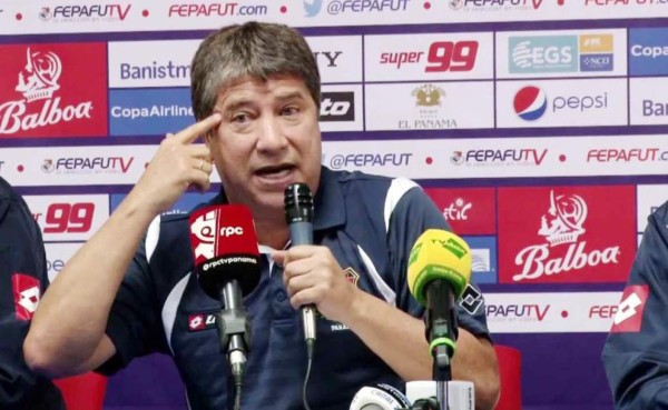 ¿Por que le dicen Bolillo al director técnico de Panamá?