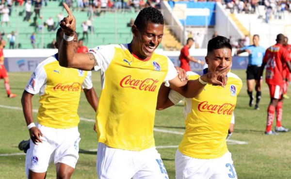 Carlo Costly y Kevin Álvarez son bajas ante el Vida