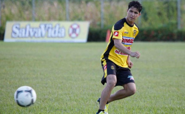 Los 10 futbolistas hondureños más atractivos