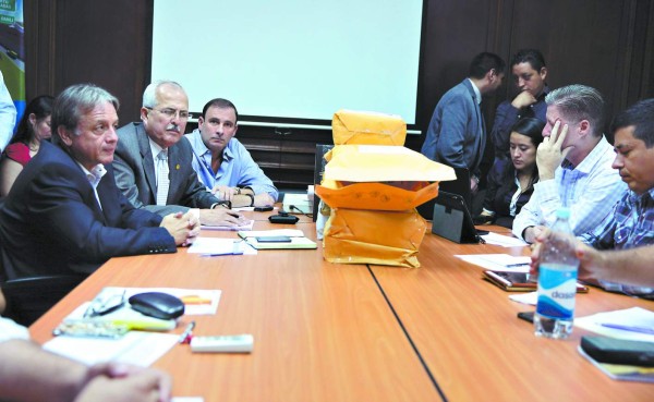 Licitación recibe 14 ofertas finales