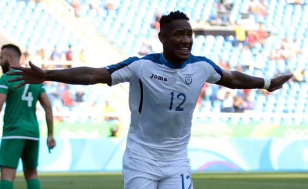 Houston Dynamo oficiliza contratación de Romell Quioto