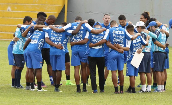 La Selección de Honduras ya toma forma: llegan Eddie Hernández y Emilio Izaguirre