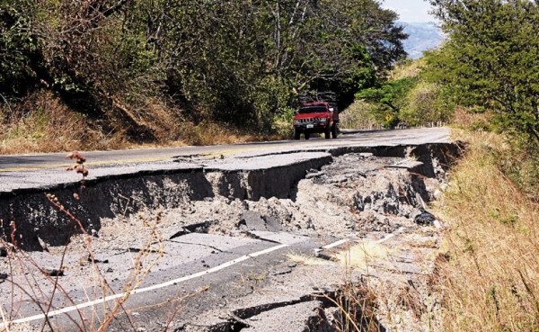 Piden reconstruir la carretera que conduce a la zona sur de Honduras