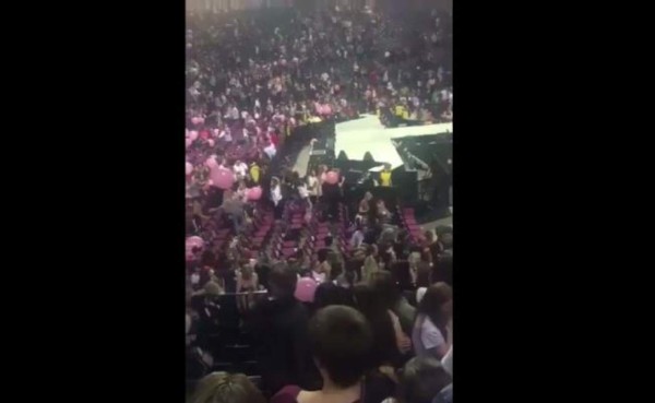 Momentos de terror tras explosiones en el Mánchester Arena en concierto de Ariana Grande
