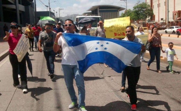 Maestros realizarán protestas en rechazo a aumento salarial