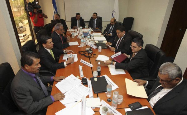 Concluye proceso de recepción de nóminas de precandidatos a CSJ