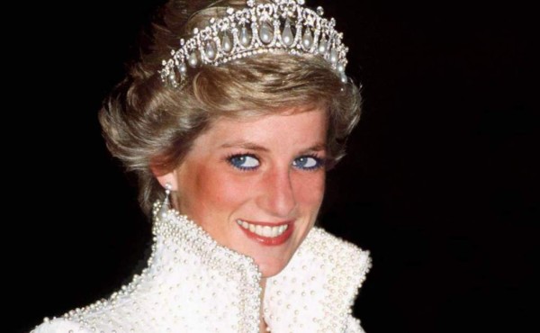 Vidente asegura que habló con la princesa Diana sobre el bebé de Meghan Markle