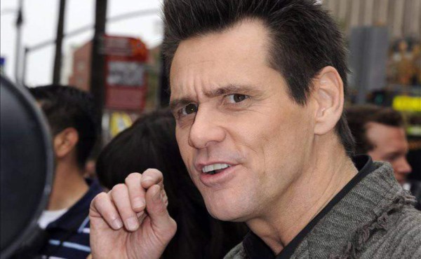 Exnovia de Jim Carrey lo acusa de introducirla a la 'cocaína y prostitución'