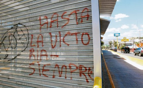 Líderes de Libre deben pagar por daños